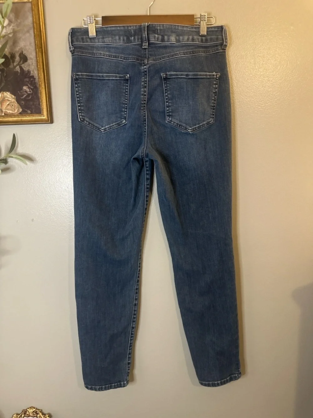 EST. 1946 Denim Hi-Rise Distressed Patch Jeans Size 8 Boho Trendy - Picture 7 of 8
